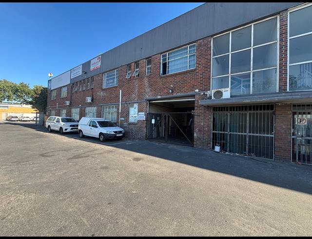 1,353M² WAREHOUSE TO LET IN PAROW INDUSTRIAL